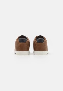 Pier One Sportieve Veterschoenen - Cognac/White -Pier One Winkel 14e702e638bf41ec8c6170966aa5de2f