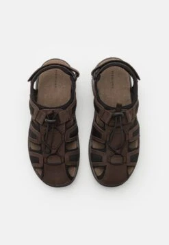Pier One Leather - Outdoorsandalen - Brown -Pier One Winkel 2f7ff40eeede463ba421d45819843353