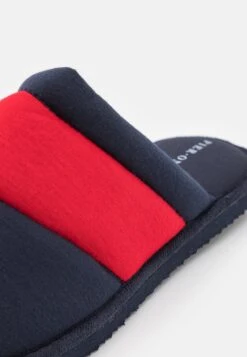 Pier One Unisex - Pantoffels - Dark Blue/Red -Pier One Winkel 3873ff5ffc164a00938853720f513c10