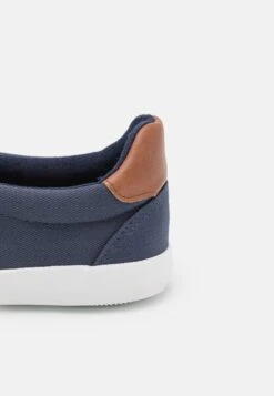 Pier One Unisex - Instappers - Dark Blue 11 Pier One Unisex - Instappers - Dark Blue -Pier One Winkel 389e4733b80f4869a0757e54a268f427