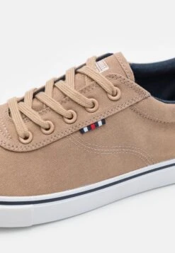 Pier One Unisex - Sneakers Laag - Brown 11 Pier One Unisex - Sneakers Laag - Brown -Pier One Winkel 3d8d930a9d594a348d328f3c83bbc354