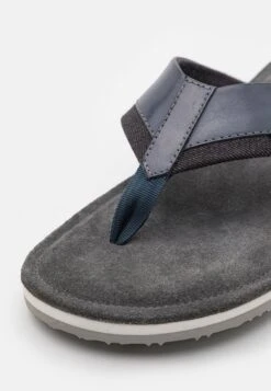 Pier One Leather - Teensandalen - Blue 11 Pier One Leather - Teensandalen - Blue -Pier One Winkel 50c49d2b3015483b8a98ff7b74229b5f