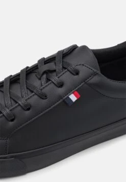 Pier One Unisex - Sneakers Laag - Black -Pier One Winkel 6e36972564914bfea36b8c5d9e0ffb4b