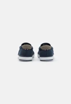 Pier One Unisex - Sneakers Laag - Dark Blue -Pier One Winkel 6ef35402e6874213ab2a07f1503526e4
