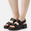 Pier One Leather- Sandalen - Black