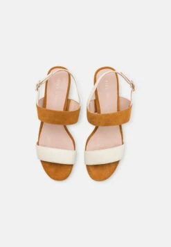 Pier One Leather- Sandalen - White/Cognac 11 Pier One Leather- Sandalen - White/Cognac -Pier One Winkel 7bf1f83e1cba4f3fa26b89379bf96b29