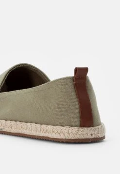 Pier One Rena Espadrille Unisex - Espadrilles - Olive -Pier One Winkel 8b1ef3dce9d344a08d816af96a53324d