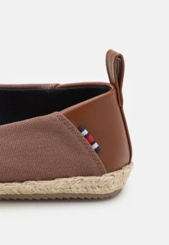 Pier One Unisex - Espadrilles - Brown -Pier One Winkel 9a52ce945a2849ed8945c8f267c0bb52
