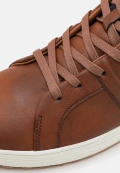 Pier One Sneakers Hoog - Cognac -Pier One Winkel b72c2c26a41d4606a44be9f2efeae0dc