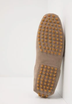 Pier One Unisex - Mocassins - Taupe -Pier One Winkel c5f4c97fe8f2408ba40fa709d094740e