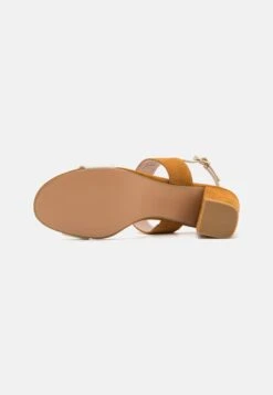 Pier One Leather- Sandalen - White/Cognac 10 Pier One Leather- Sandalen - White/Cognac -Pier One Winkel cdd8b57c5133477f8fbebb682a16a8de
