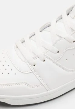 Pier One Sneakers Hoog - White 11 Pier One Sneakers Hoog - White -Pier One Winkel d92dbfafcd0845868bafc96ae8ec8083