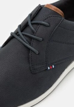 Pier One Sportieve Veterschoenen - Dark Blue/White -Pier One Winkel dff75f48d15744d2a2c522f733b15946