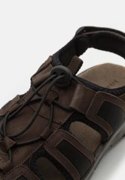 Pier One Leather - Outdoorsandalen - Brown -Pier One Winkel fe4ac8c516524342a23bf7dfc5e9f947